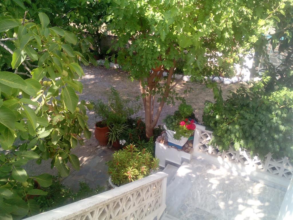 Guesthouse Karidia Skála Eresoú Exteriör bild